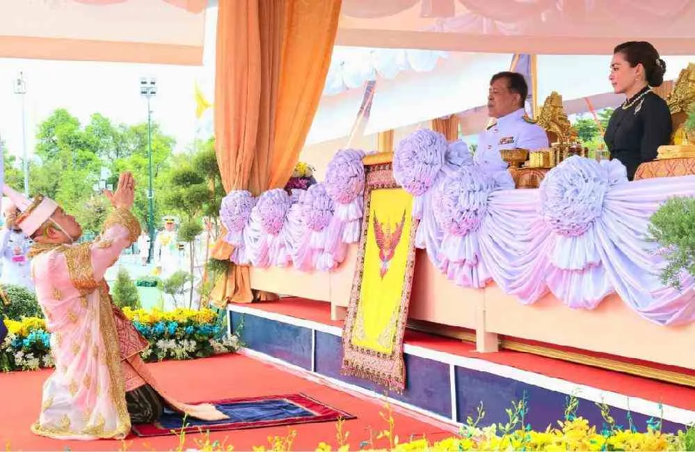 Le Roi et la Reine de Thaïlande assistent à la cérémonie royale du labour à Bangkok