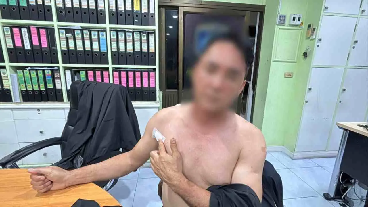 Le touriste australien blessé après l’agression survenue dans une chambre d’hôtel à Pattaya