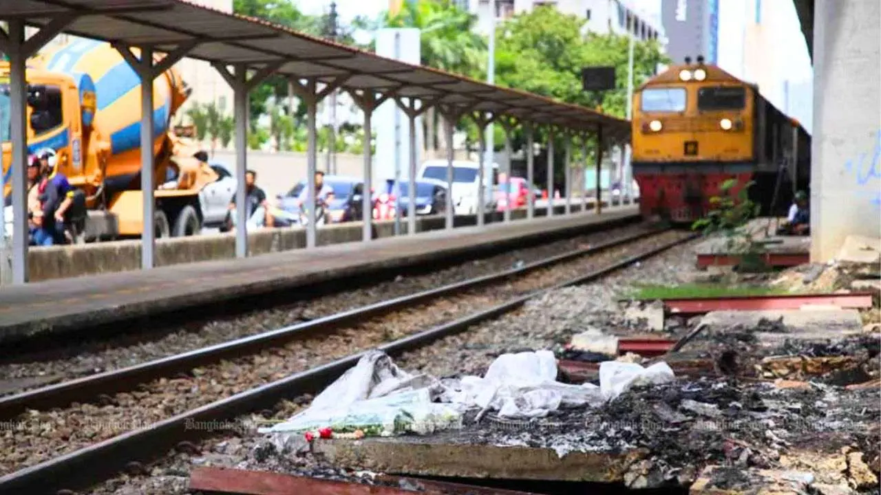 Collision train-bus en Thaïlande : le conducteur testé positif à la drogue