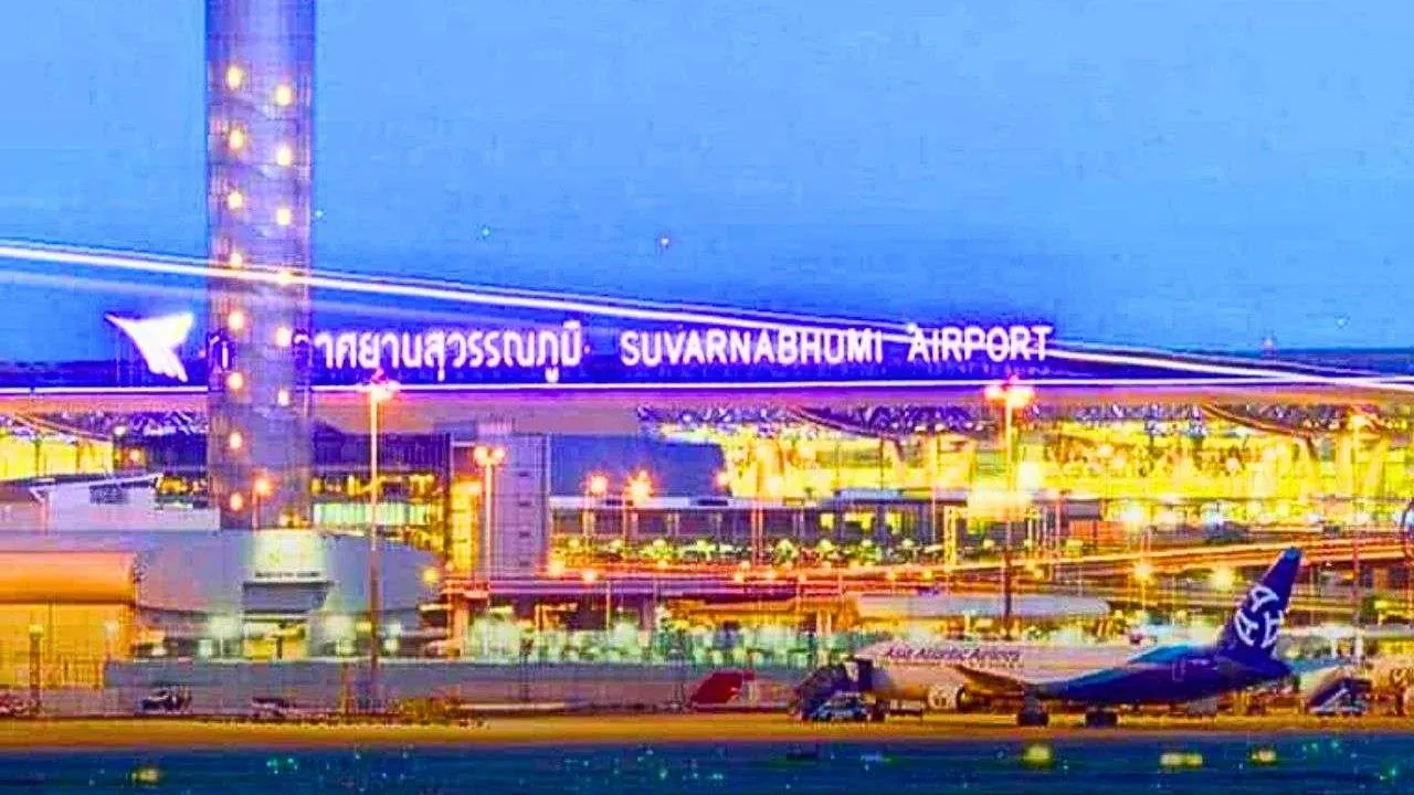 Aéroport international de Suvarnabhumi à Bangkok en Thaïlande