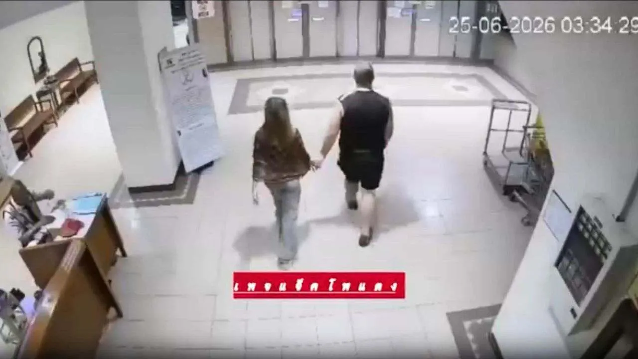 Images de vidéosurveillance montrant l'adolescente de 17 ans et le suspect australien entrant ensemble dans une résidence à Pattaya