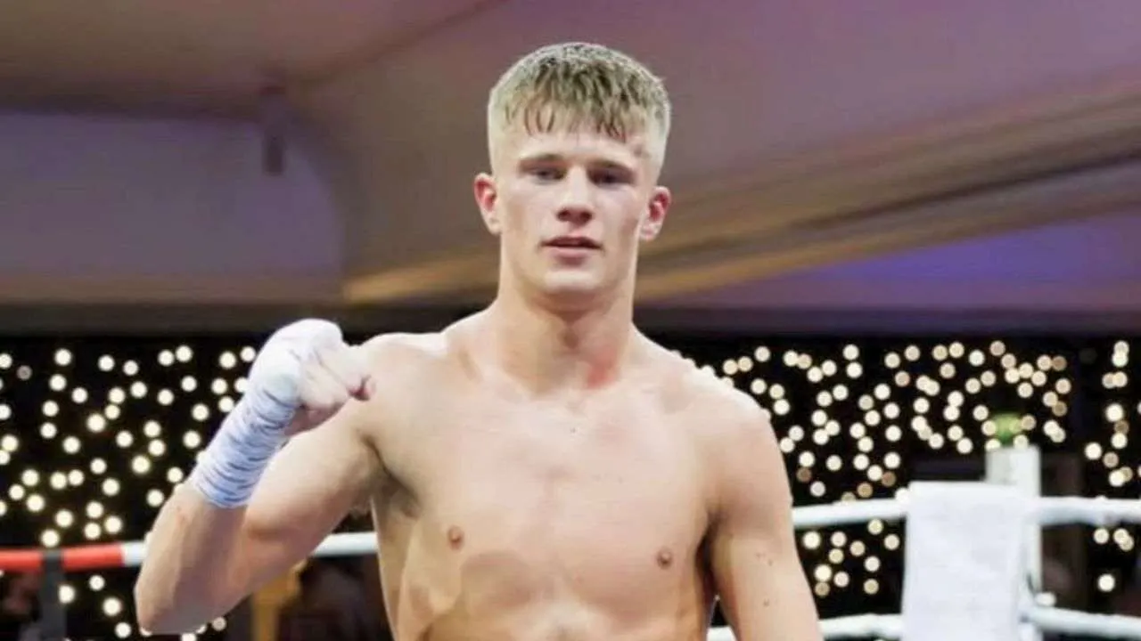 Le boxeur britannique Colin Cairney lors d'un combat avant l'accident qui l'a grièvement blessé à Phuket