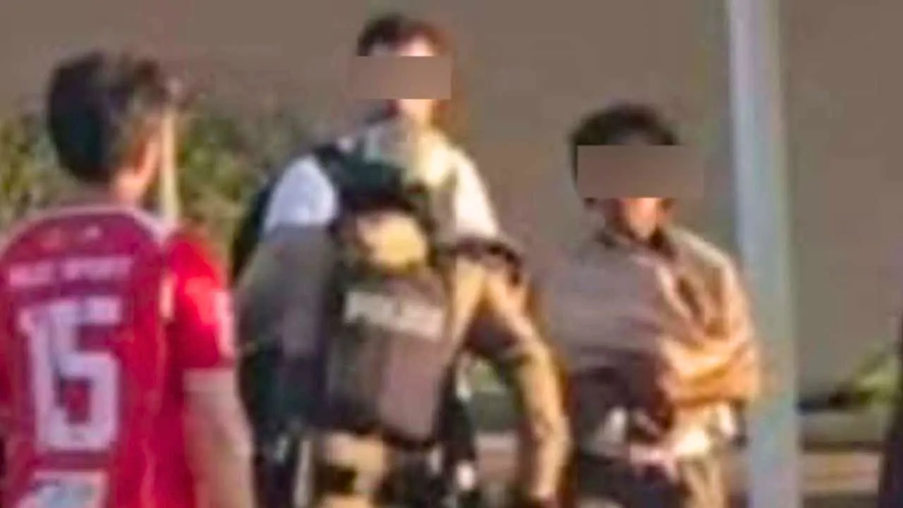 La police d'Udon Thani interpelle le couple étranger soupçonné d'avoir abandonné un nourrisson retrouvé près d'un canal