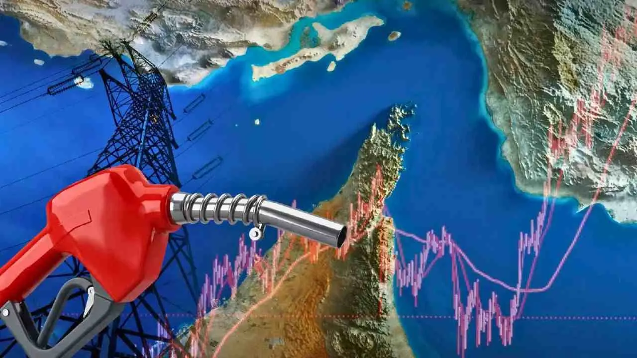 Illustration du détroit de Bab el-Mandeb avec une pompe à carburant et des graphiques représentant les risques pour les prix de l'énergie