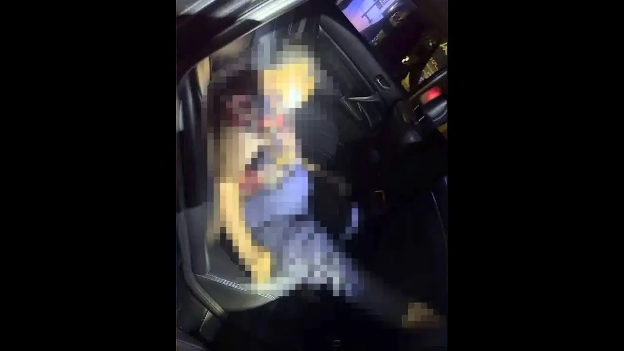 Corps d'une femme découvert sur la banquette arrière d'une voiture à Samut Prakan