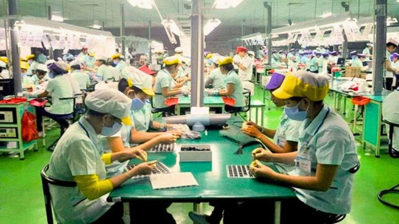 Travailleurs dans une usine en Thaïlande