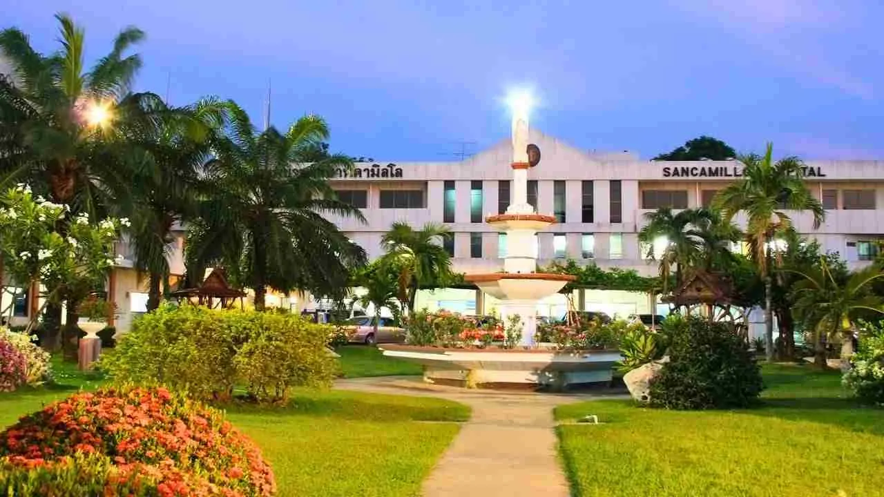Hôpital San Camillo de Ban Pong dans la province de Ratchaburi, où était suivi le patient décédé après un diagnostic contesté