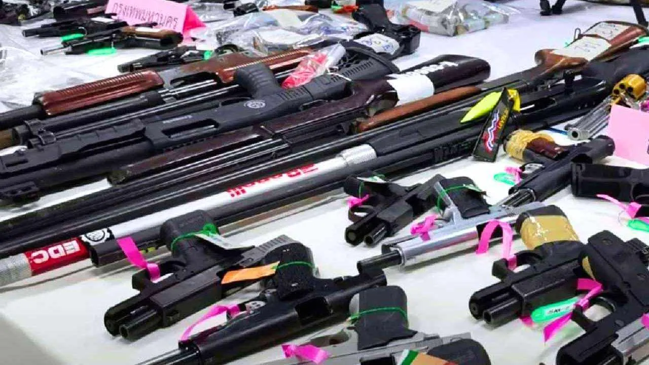 Armes à feu saisies par la police thaïlandaise