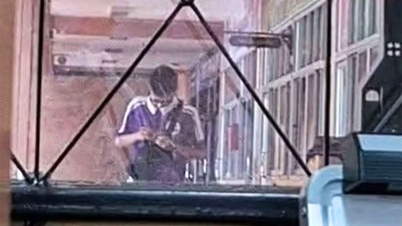 Élève soupçonné d'être l'auteur de la fusillade dans l'école Debsirin Nonthaburi