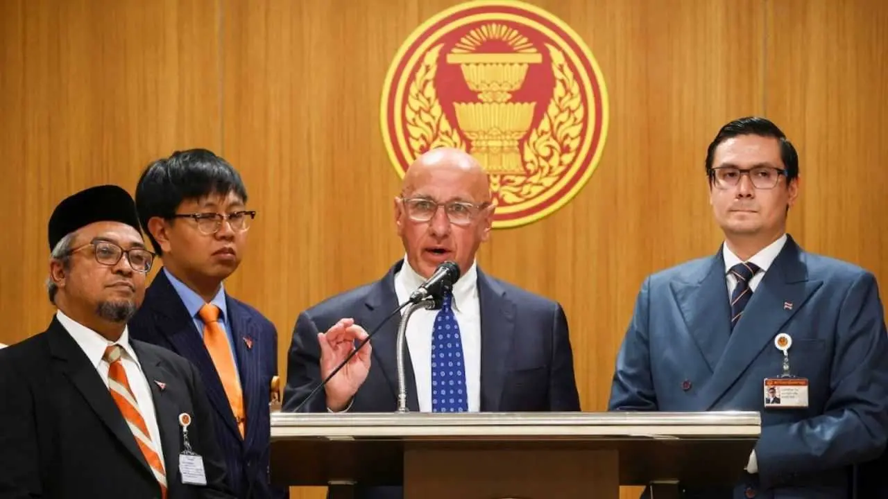 Tom Andrews, rapporteur spécial de l’ONU, lors d’une conférence de presse en Thaïlande